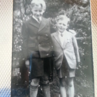 Frank and John Steele as children.jpg